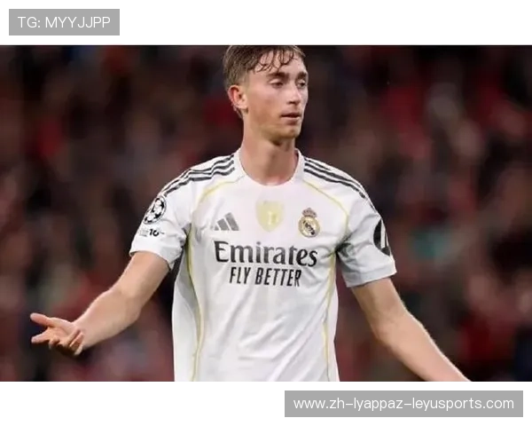 赫伊森参与马德里德比赛前反歧视活动合影引热议你来干啥成焦点 赫伊森参与马德里德比赛前反歧视活动合影引热议你来干啥成焦点